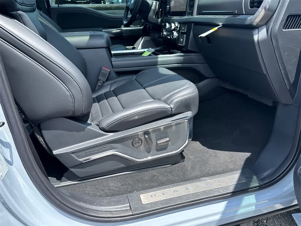 2025 Ford Super Duty F-250 SRW Platinum