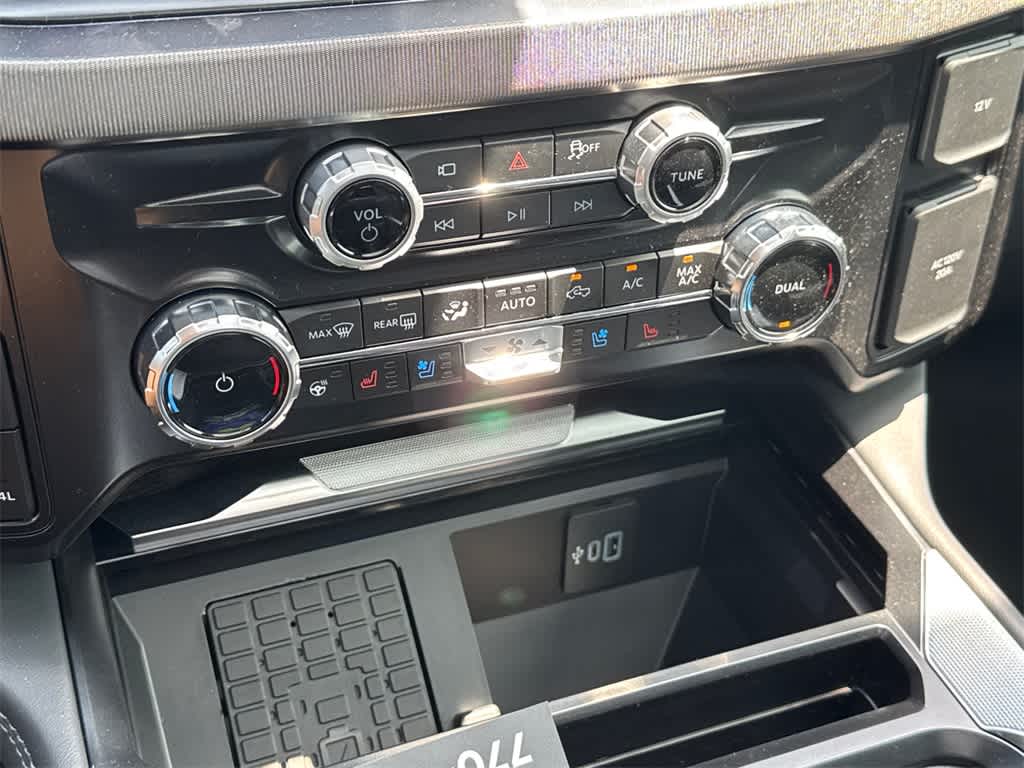 2025 Ford Super Duty F-250 SRW Platinum