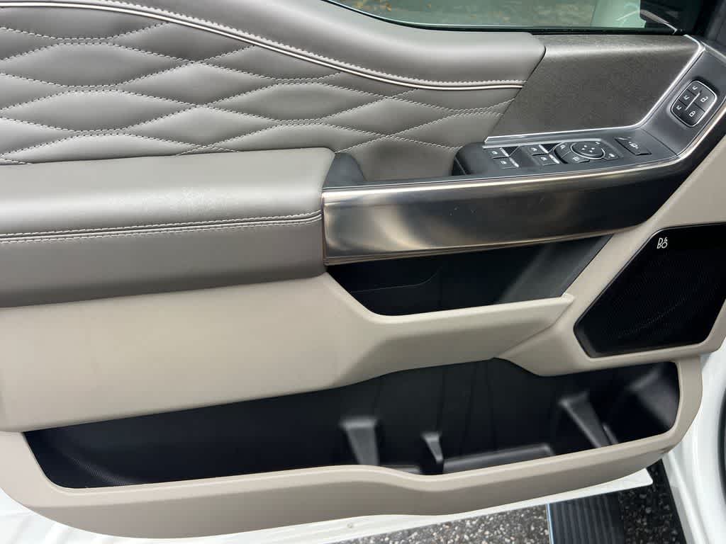 2026 Ford Super Duty F-350 SRW Platinum