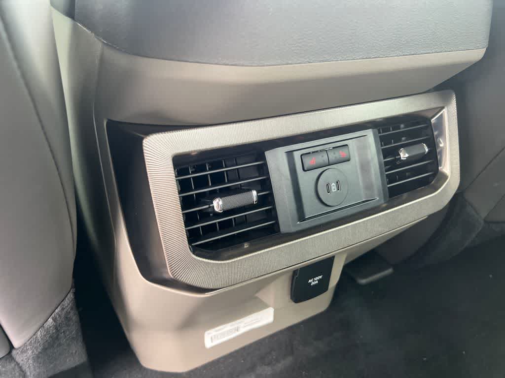 2026 Ford Super Duty F-350 SRW Platinum