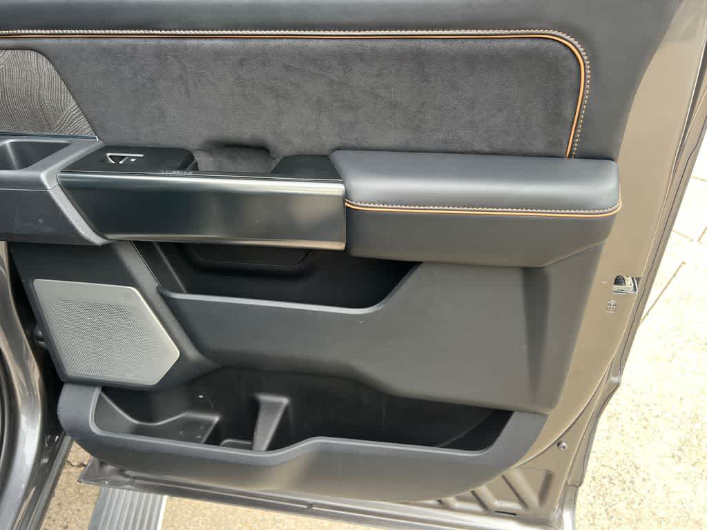 2024 Ford Super Duty F-350 SRW Platinum