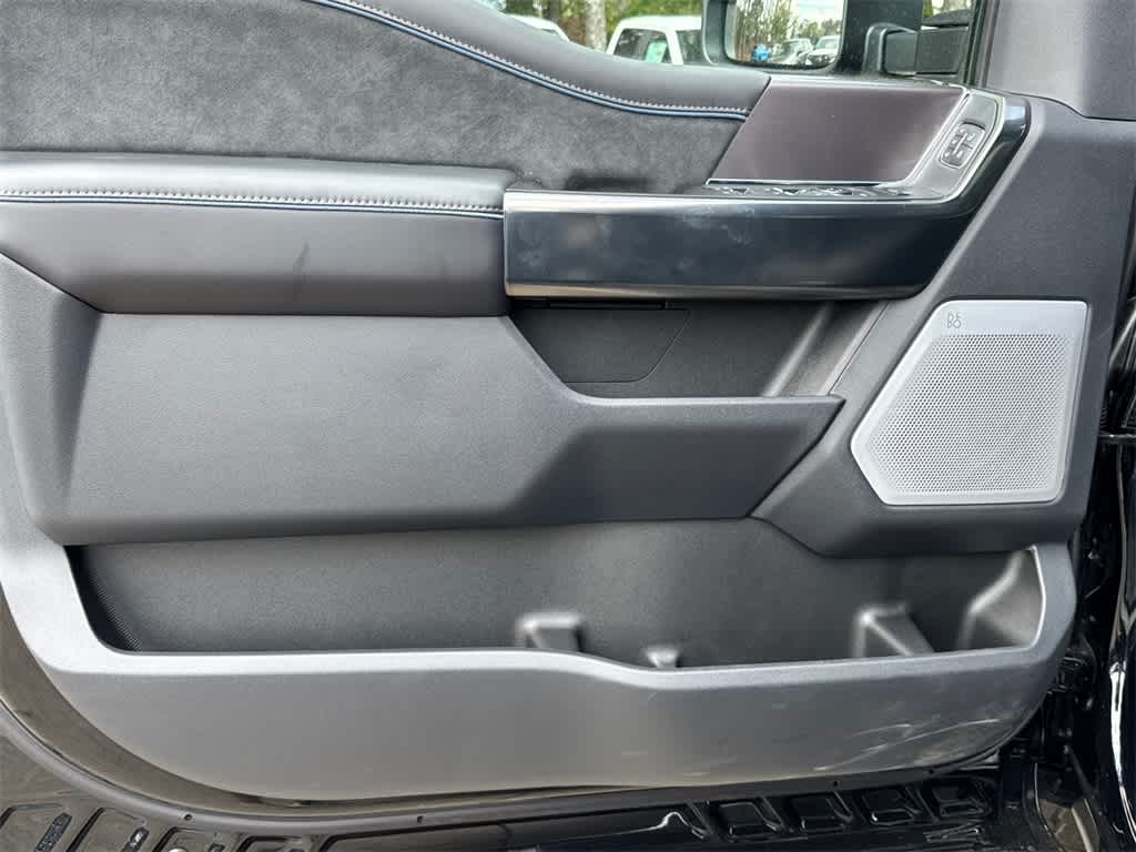 2026 Ford Super Duty F-350 SRW Platinum