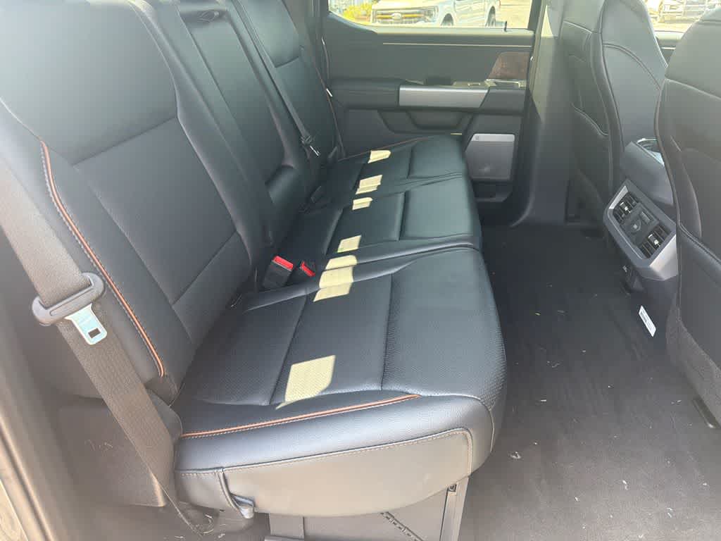 2026 Ford Super Duty F-350 SRW LARIAT