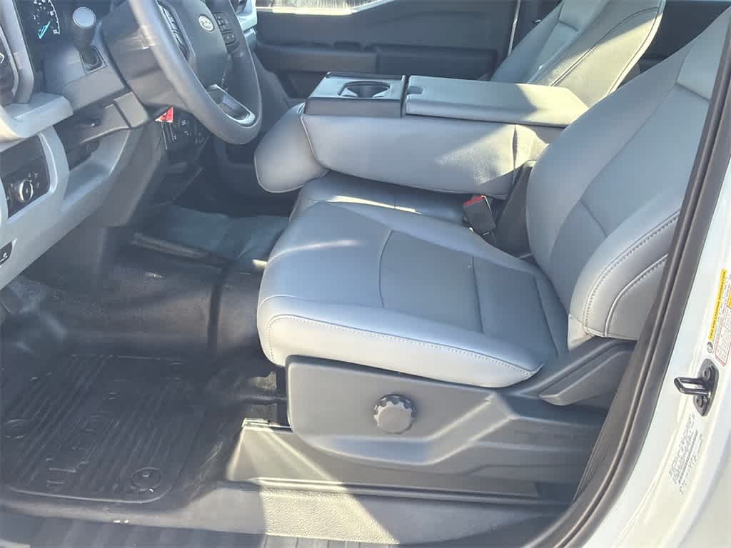 2025 Ford Super Duty F-350 SRW XL