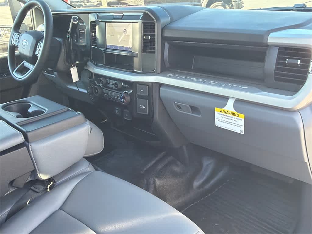 2025 Ford Super Duty F-350 SRW XL