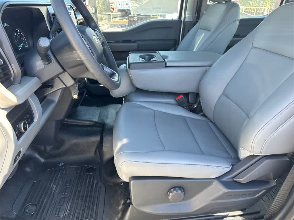 2025 Ford Super Duty F-350 SRW XL