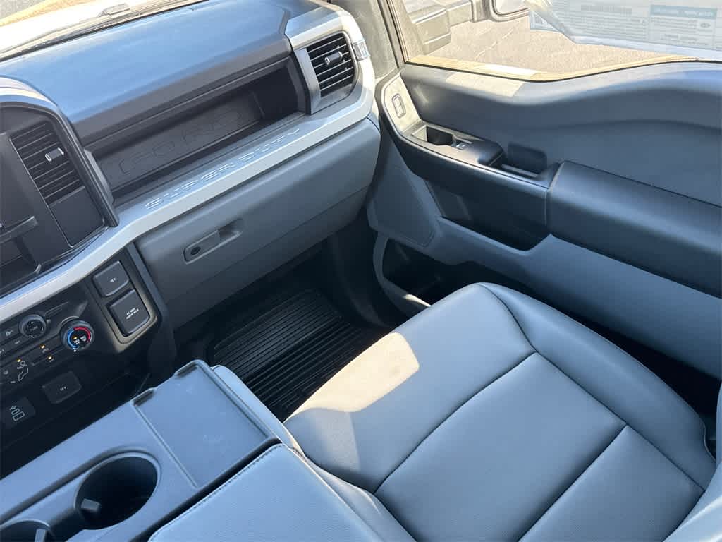 2025 Ford Super Duty F-350 SRW XL