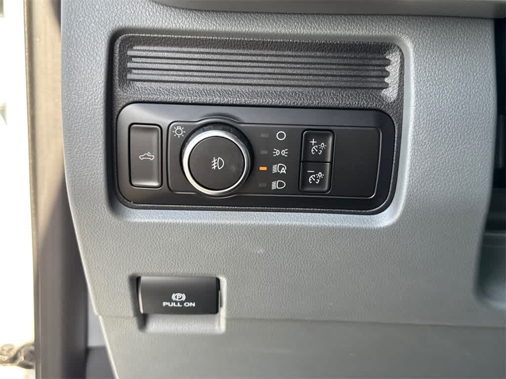 2025 Ford Super Duty F-350 SRW XL