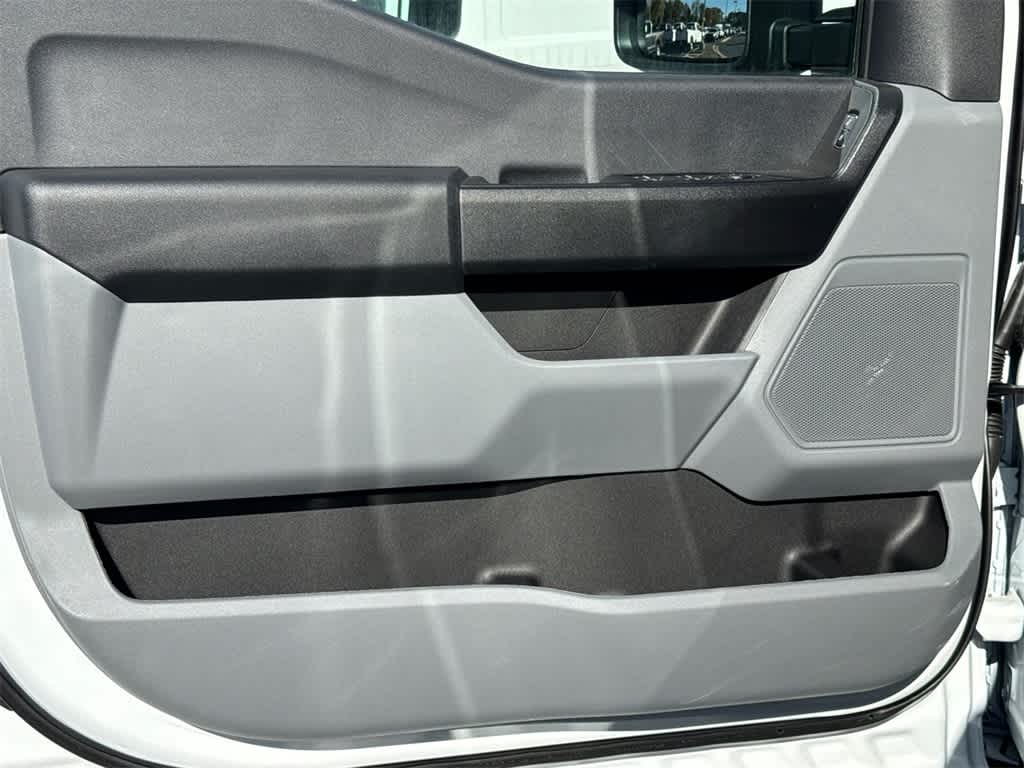 2025 Ford Super Duty F-350 SRW XL