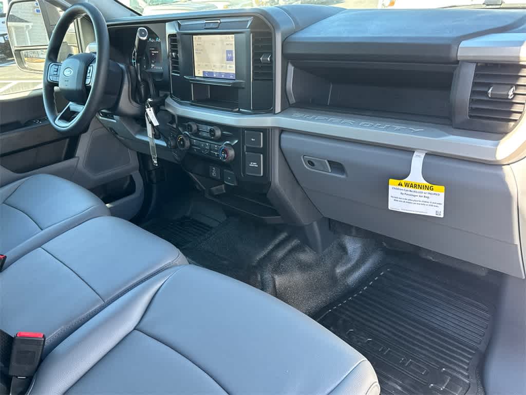 2025 Ford Super Duty F-350 SRW XL