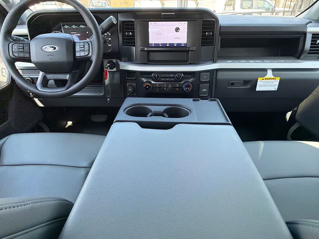 2025 Ford Super Duty F-350 SRW XL