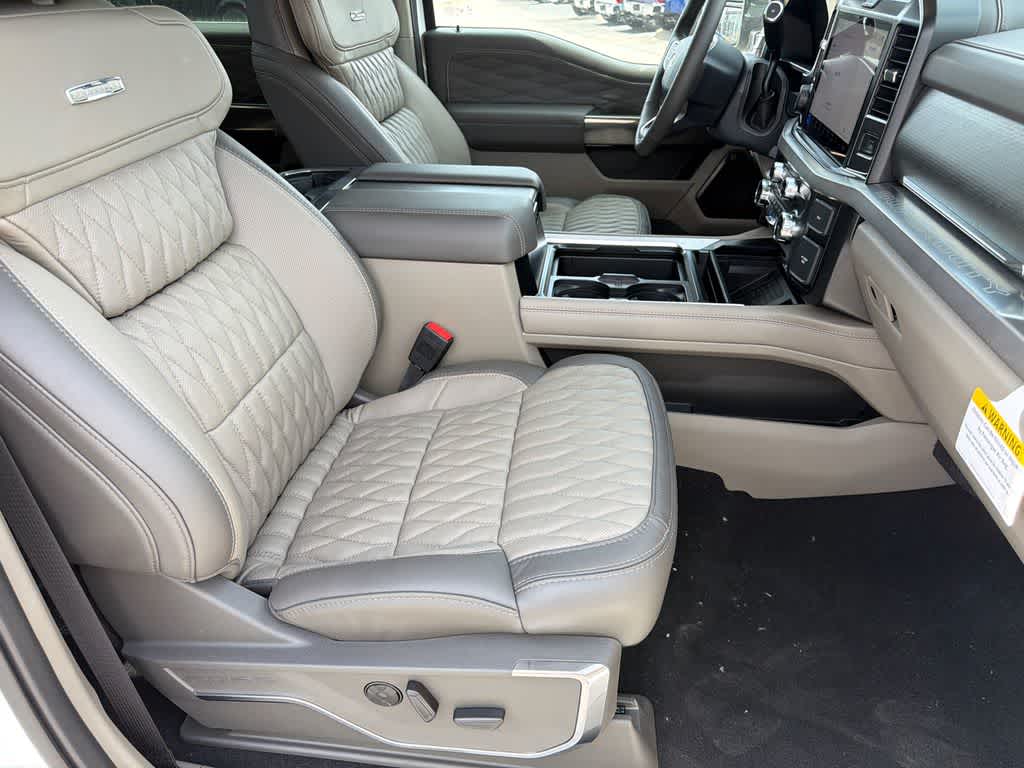 2026 Ford Super Duty F-350 DRW Pickup Platinum