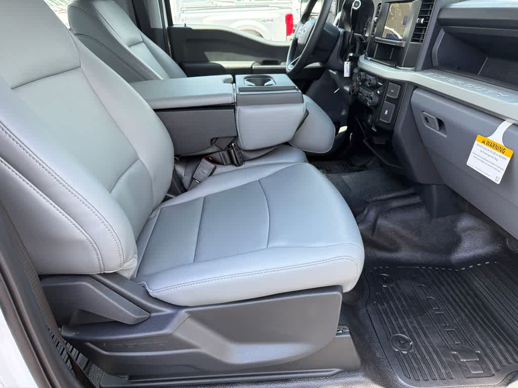 2026 Ford Super Duty F-350 DRW Pickup XL