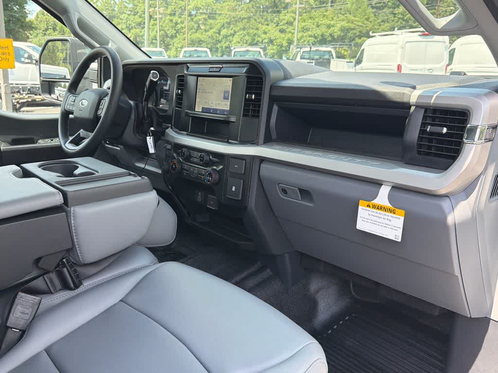 2026 Ford Super Duty F-350 DRW Pickup XL