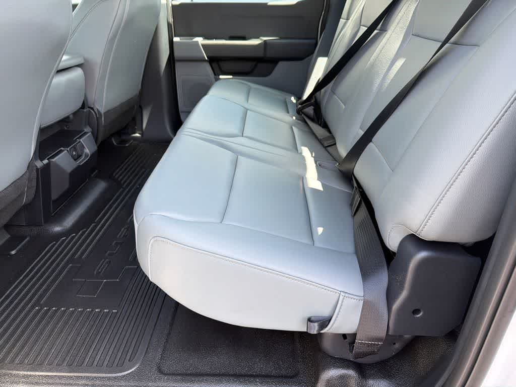 2026 Ford Super Duty F-350 DRW Pickup XL