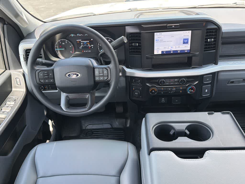 2026 Ford Super Duty F-350 DRW Pickup XL