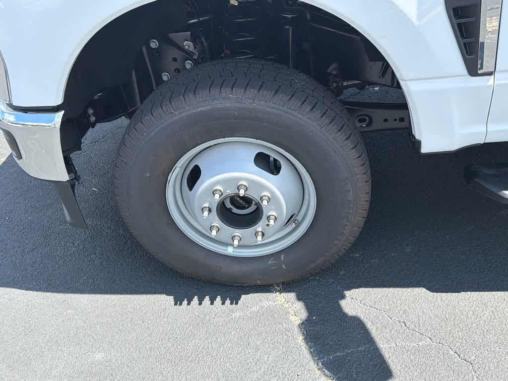 2026 Ford Super Duty F-350 DRW Pickup XL
