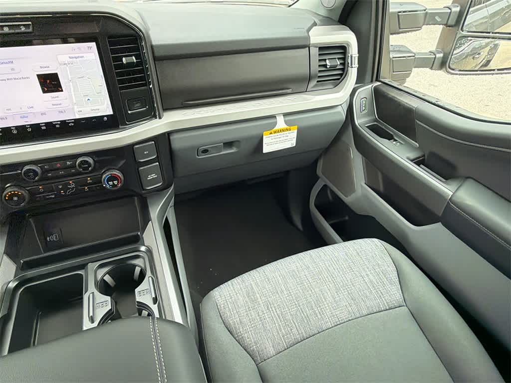 2026 Ford Super Duty F-350 DRW Pickup XLT