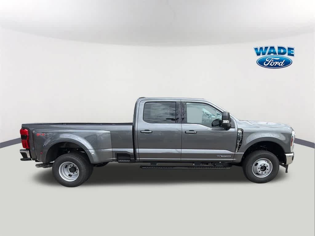 2026 Ford Super Duty F-350 DRW Pickup XLT