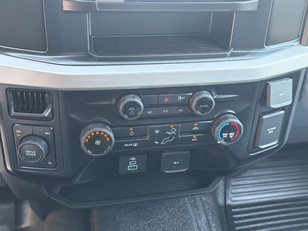 2026 Ford Super Duty F-350 DRW Pickup XL