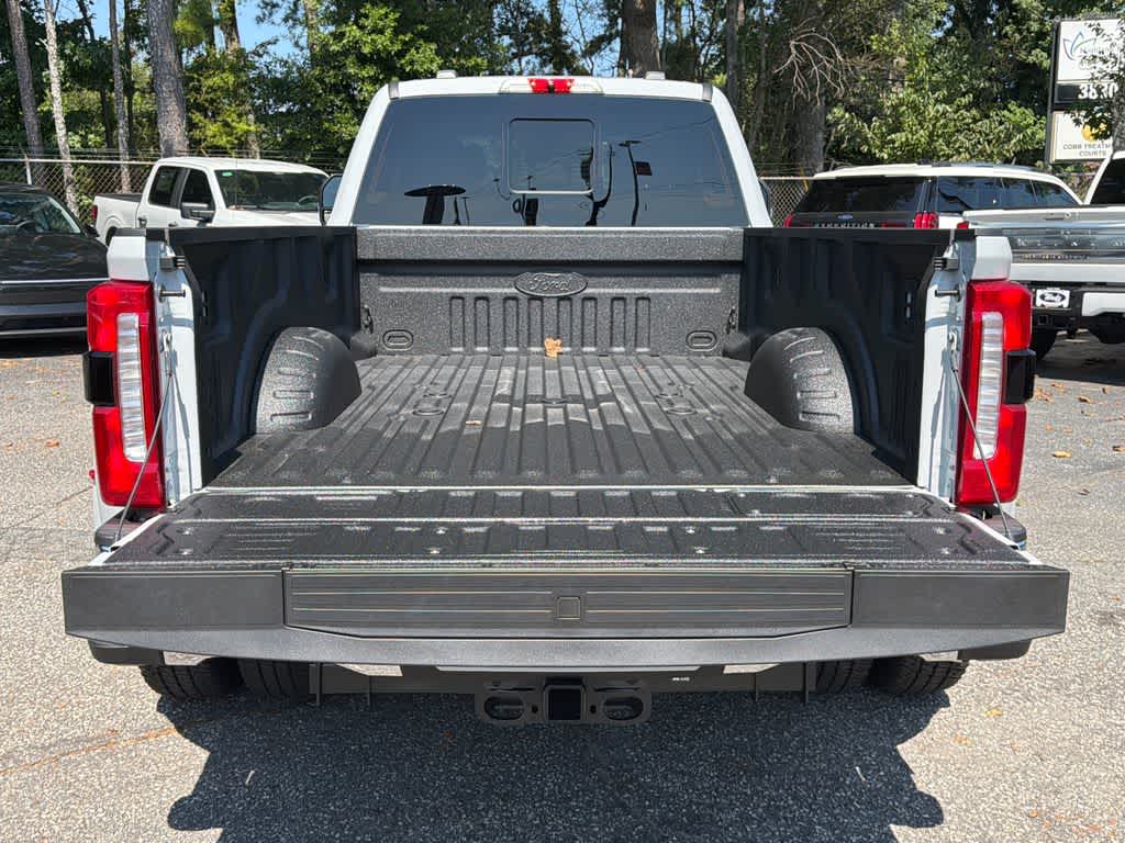 2026 Ford Super Duty F-350 DRW Pickup LARIAT