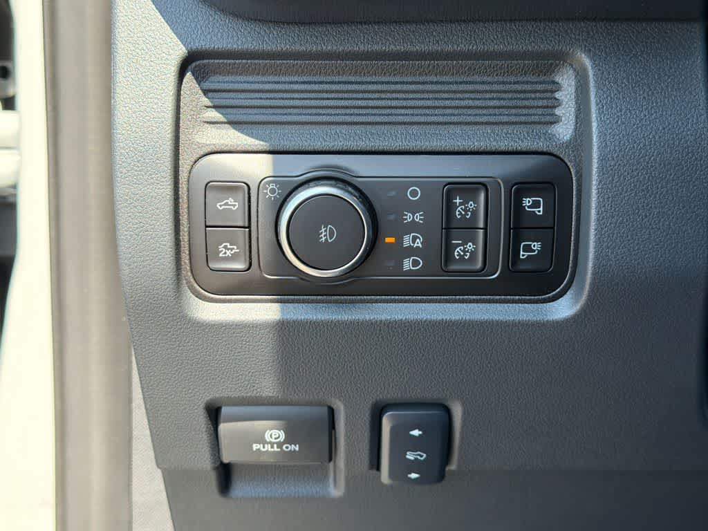 2026 Ford Super Duty F-350 DRW Pickup LARIAT