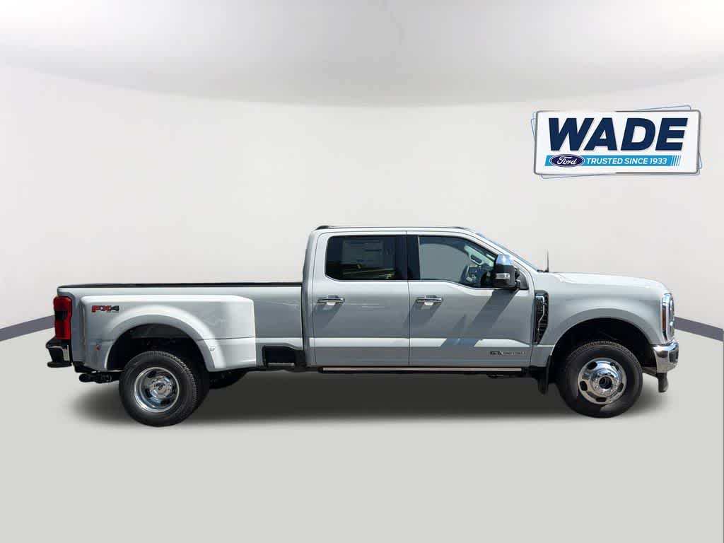 2026 Ford Super Duty F-350 DRW Pickup LARIAT