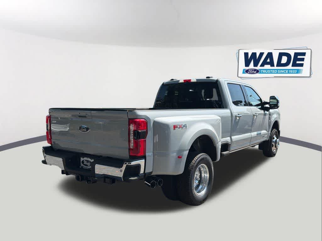 2026 Ford Super Duty F-350 DRW Pickup LARIAT