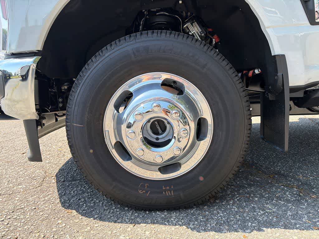 2026 Ford Super Duty F-350 DRW Pickup LARIAT