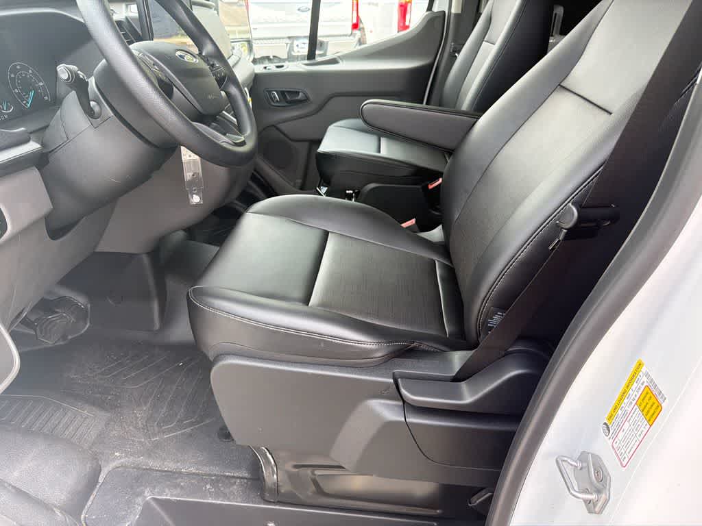 2025 Ford Transit Cargo Van T-250 148" Med Rf 9070 GVWR RWD