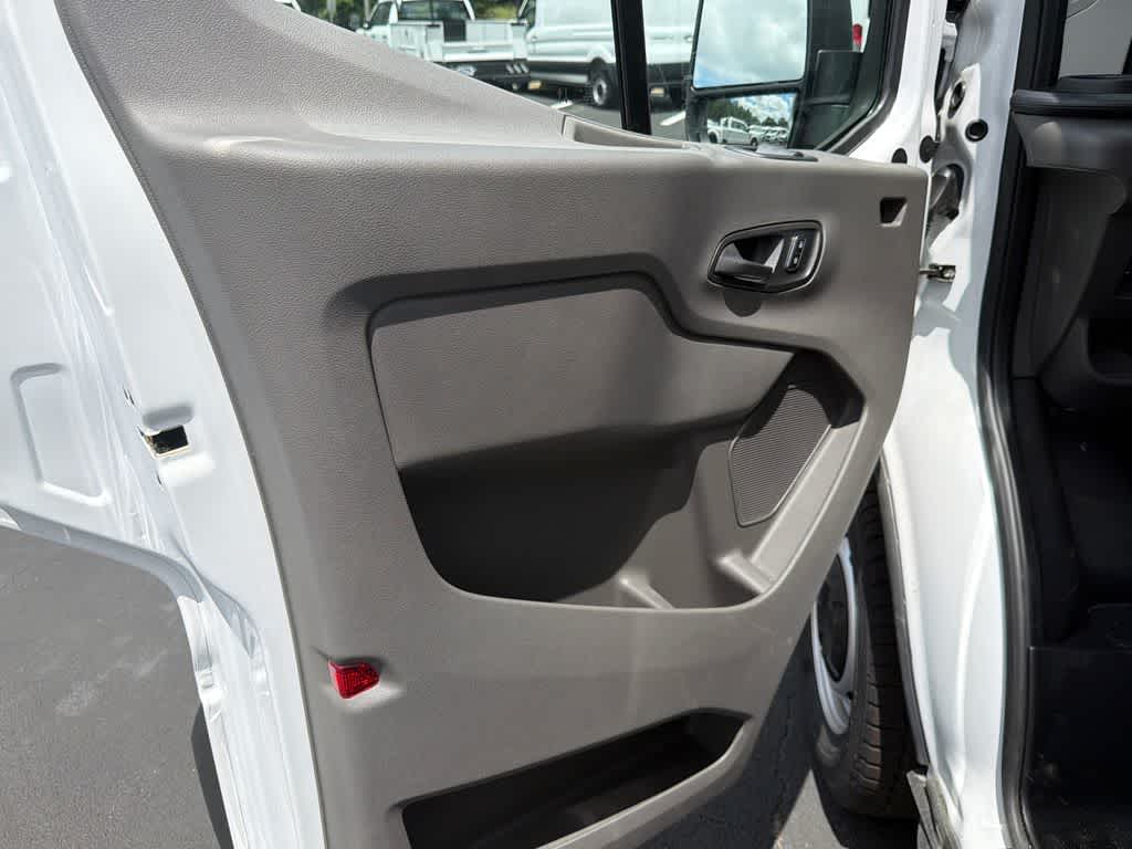 2025 Ford Transit Cargo Van T-250 148" Med Rf 9070 GVWR RWD