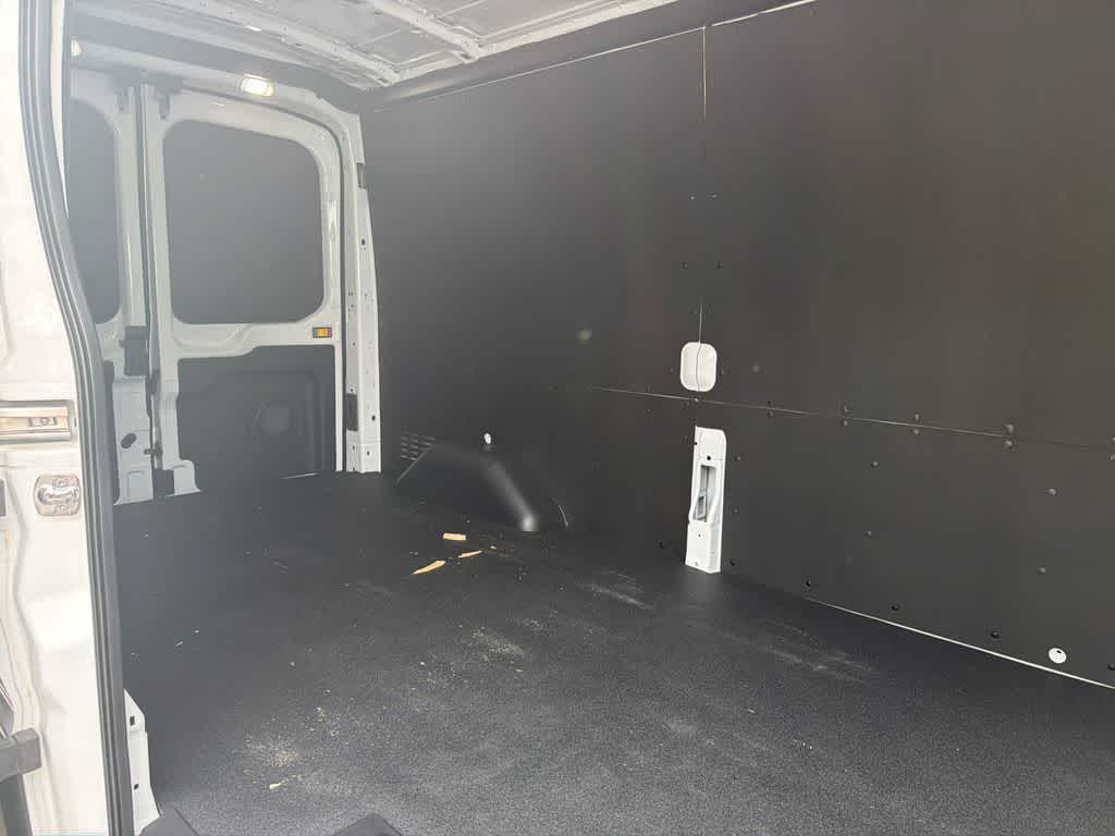 2025 Ford Transit Cargo Van T-250 148" Med Rf 9070 GVWR RWD