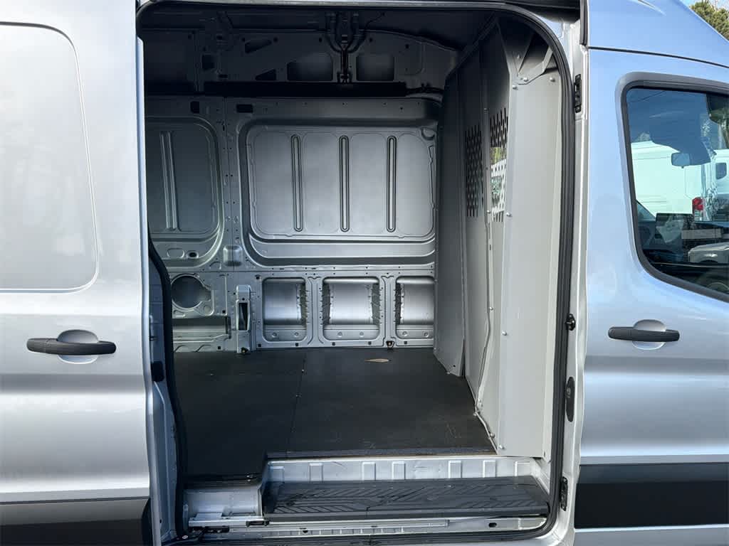 2023 Ford Transit 148 WB High Roof Cargo
