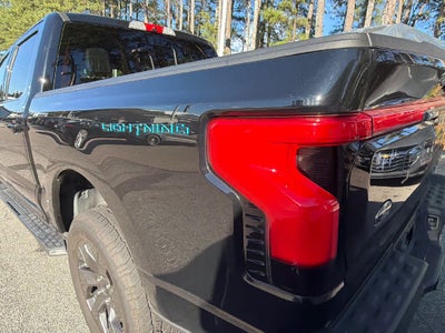 2022 Ford F-150 Lightning LARIAT