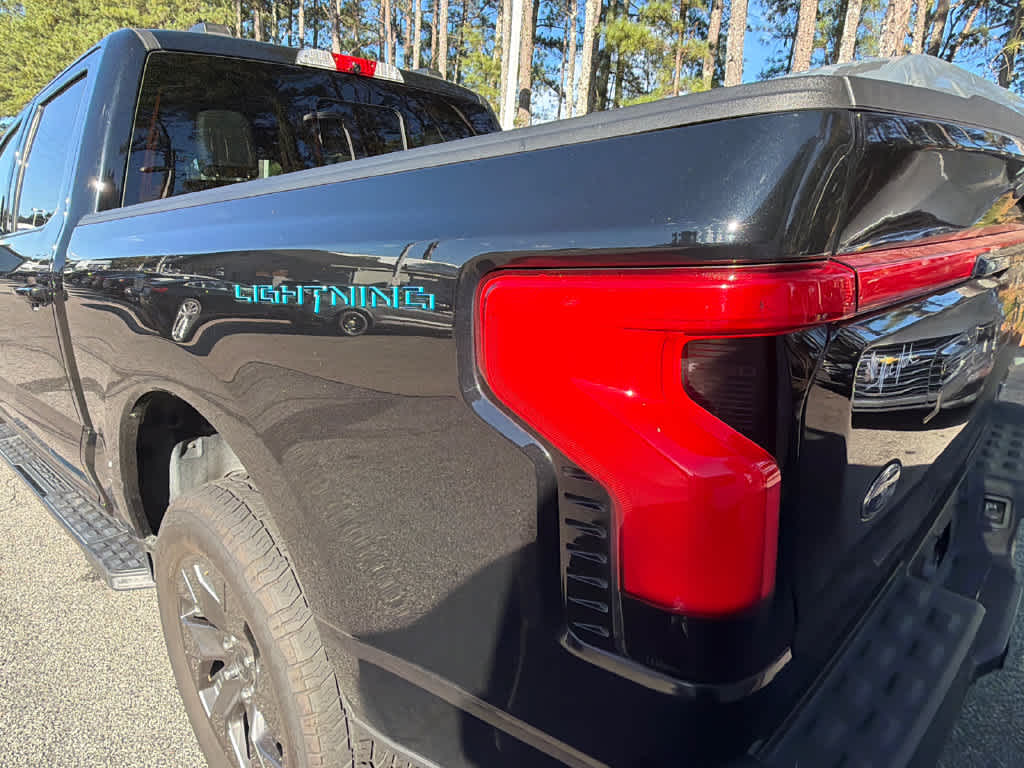2022 Ford F-150 Lightning LARIAT