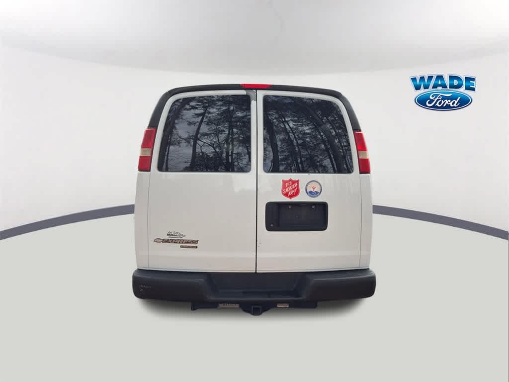 2013 Chevrolet Express Passenger LS