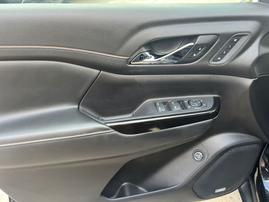 2022 GMC Acadia AT4