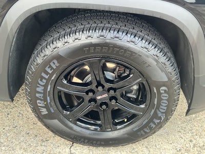 2022 GMC Acadia AT4