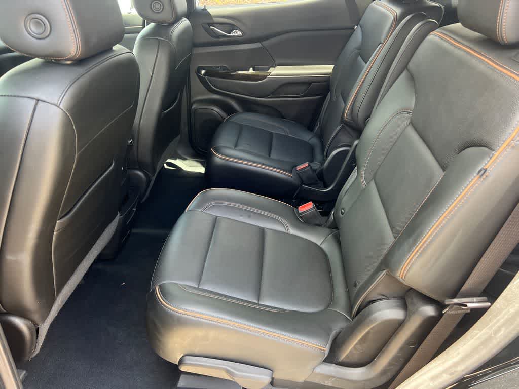 2022 GMC Acadia AT4