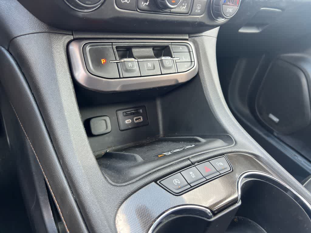 2022 GMC Acadia AT4