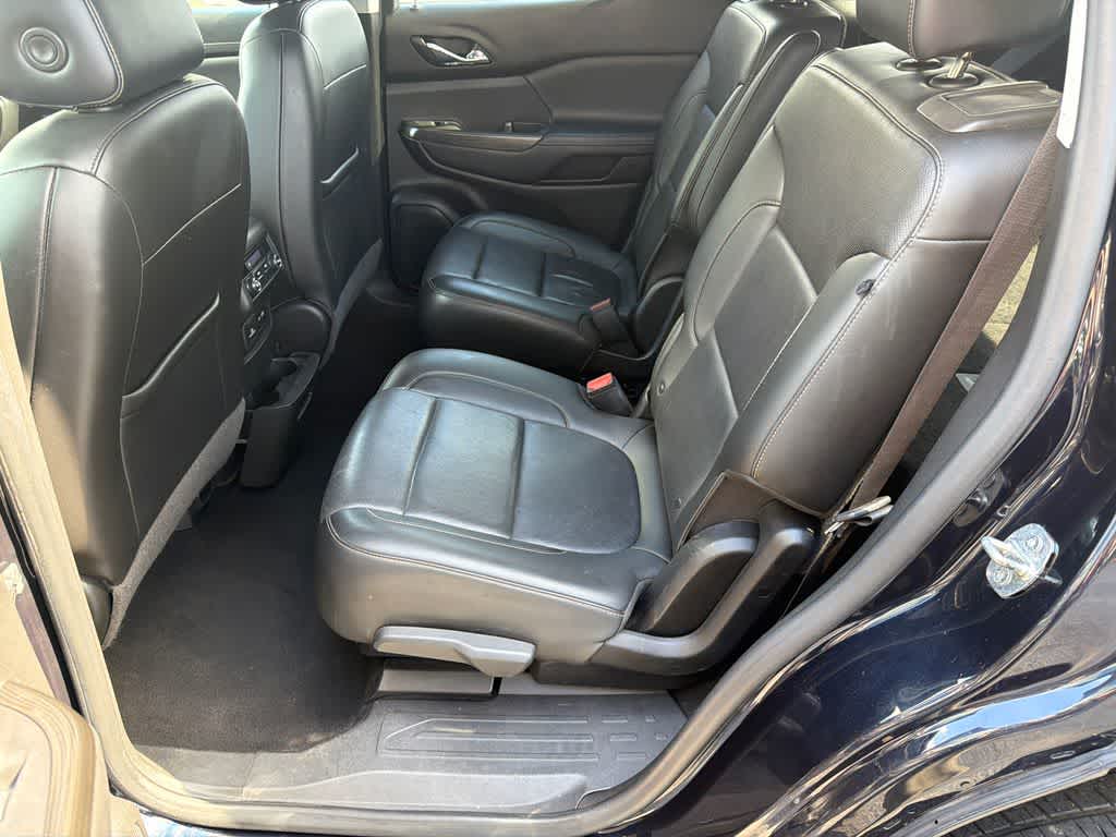 2021 GMC Acadia SLT