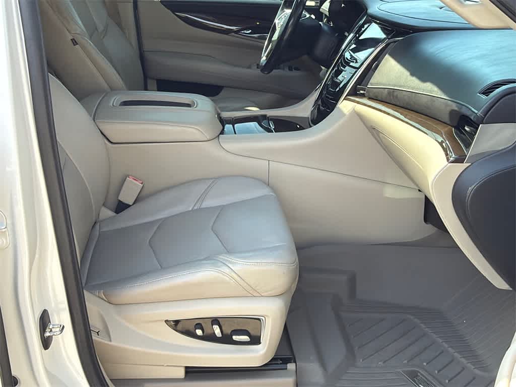 2018 Cadillac Escalade Luxury