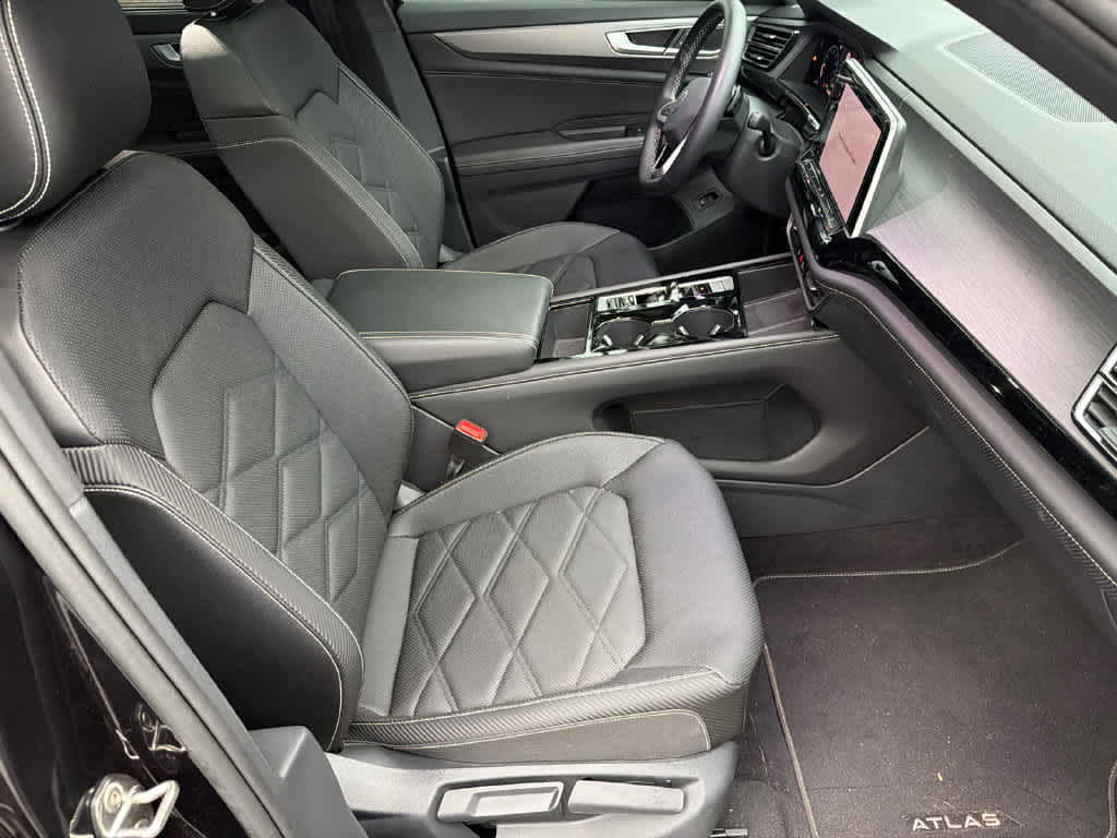2024 Volkswagen Atlas Cross Sport 2.0T SE w/Technology