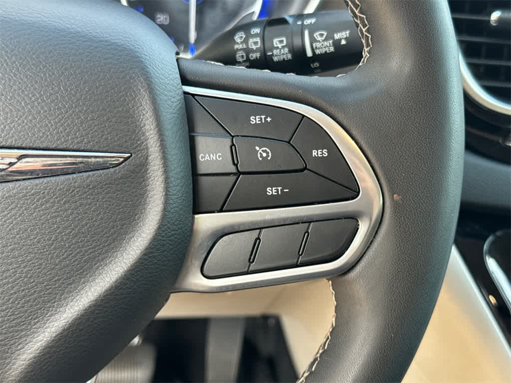 2023 Chrysler Voyager LX