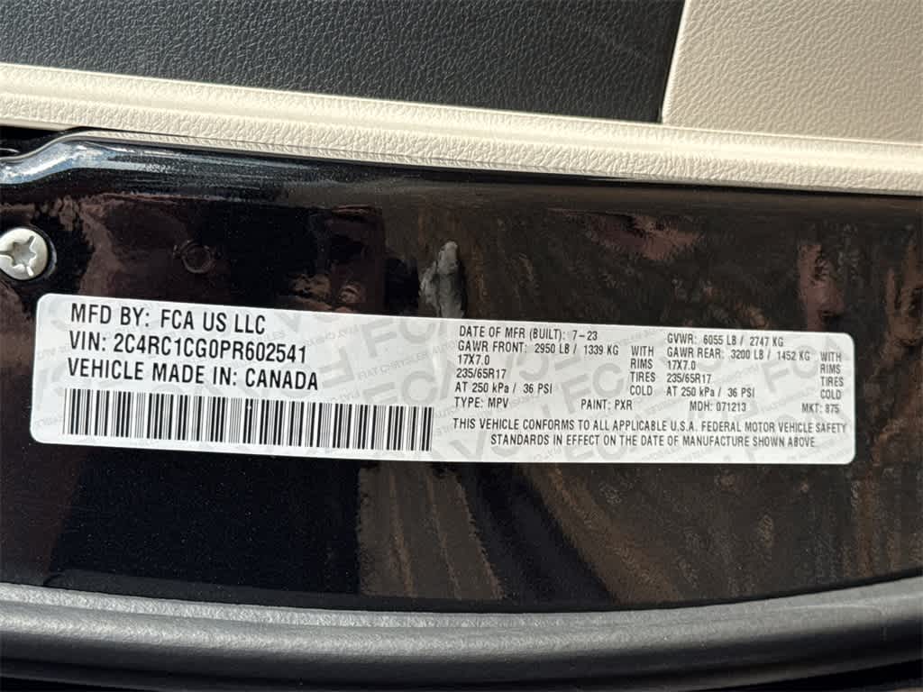 2023 Chrysler Voyager LX