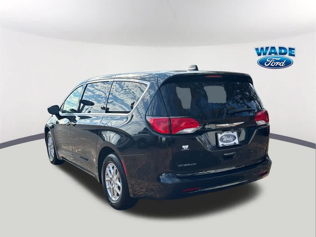 2023 Chrysler Voyager LX