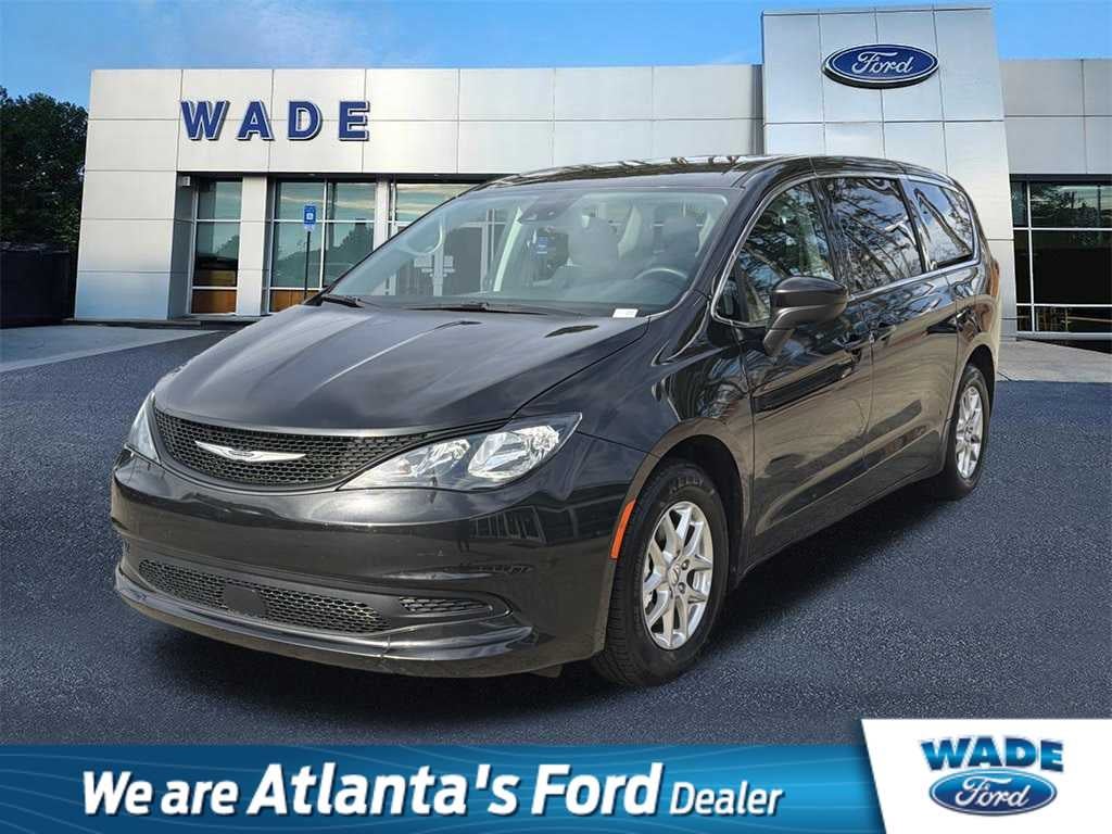 2023 Chrysler Voyager LX