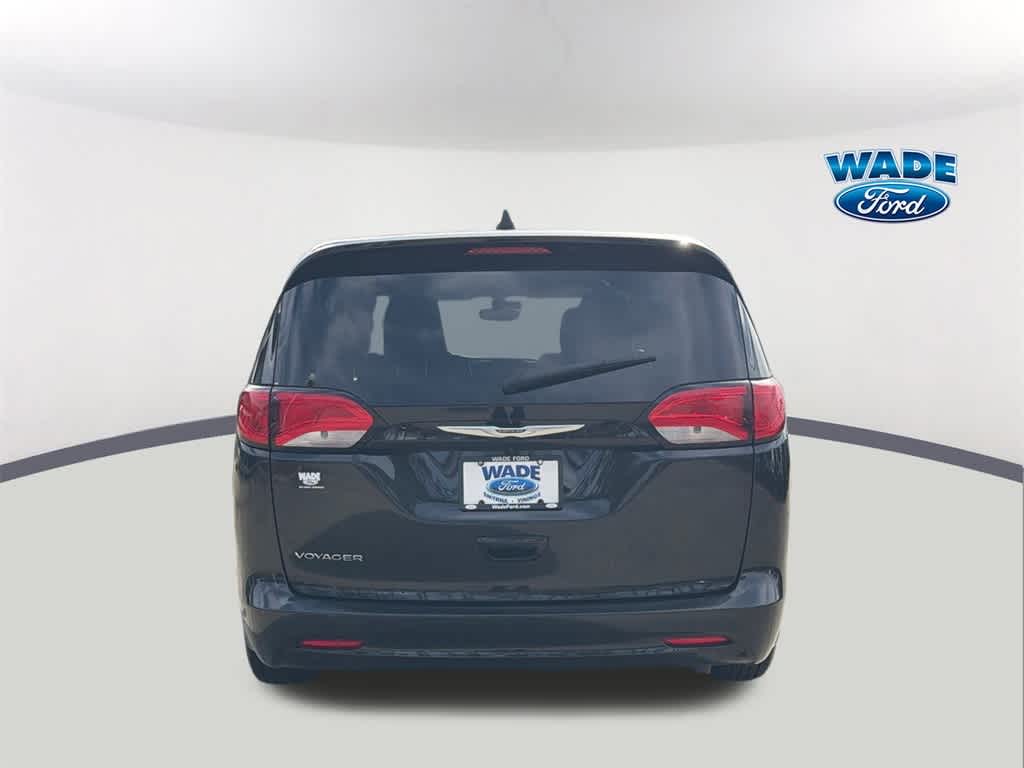 2023 Chrysler Voyager LX