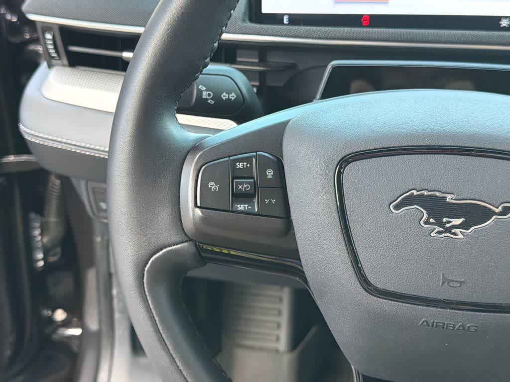 2022 Ford Mustang Mach-E Select