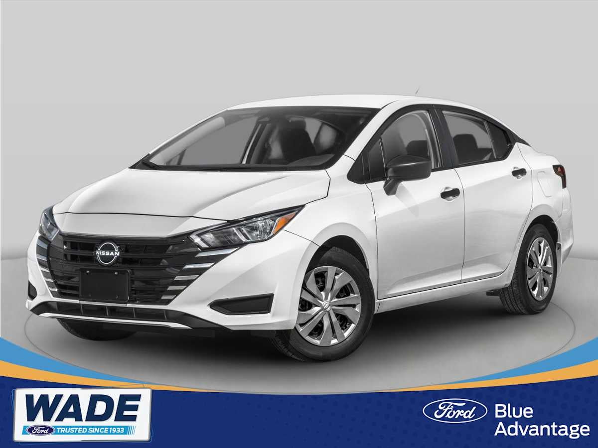 2023 Nissan Versa SR